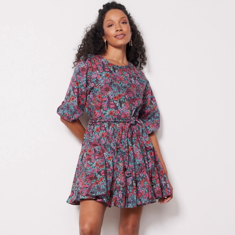 Evereve Sutton Floral dress in Medium